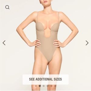 Skims deep plunge bodysuit size small